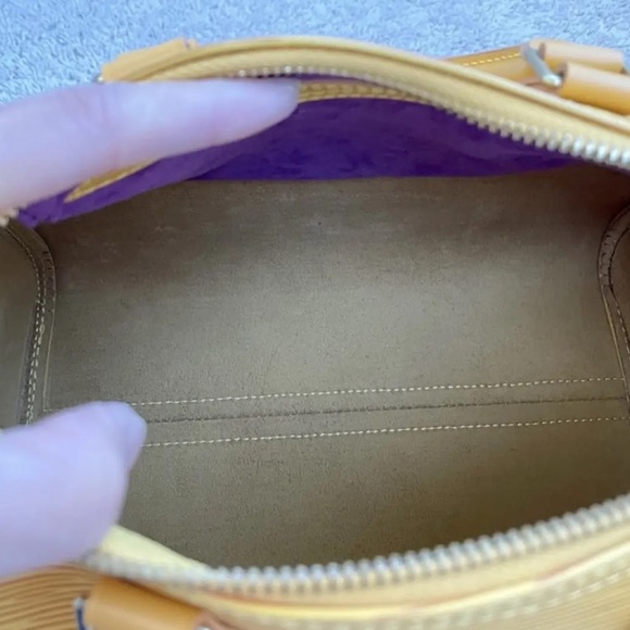Louis Vuitton Speedy 25 Yellow Epi Leather - Picture 14 of 16